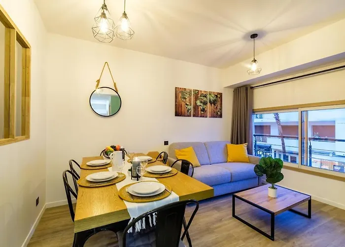 Charmant Pour 6 Au Coeur D\'Antibes