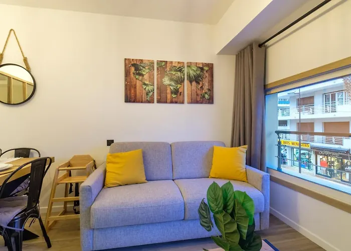 Charmant Pour 6 Au Coeur D\'Antibes